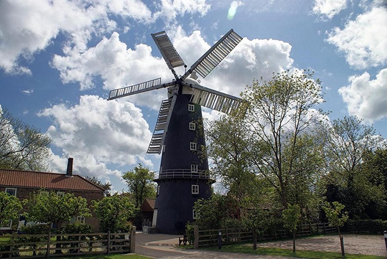 The Windmill Hotel Alford  Bagian luar foto